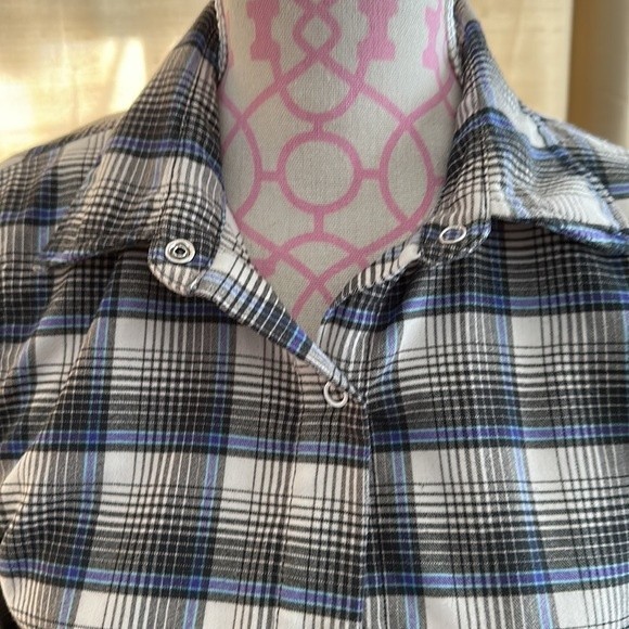 Burton plaid polyester, long sleeve shirt with snap buttons, pockets, size small - Picture 2 of 5
